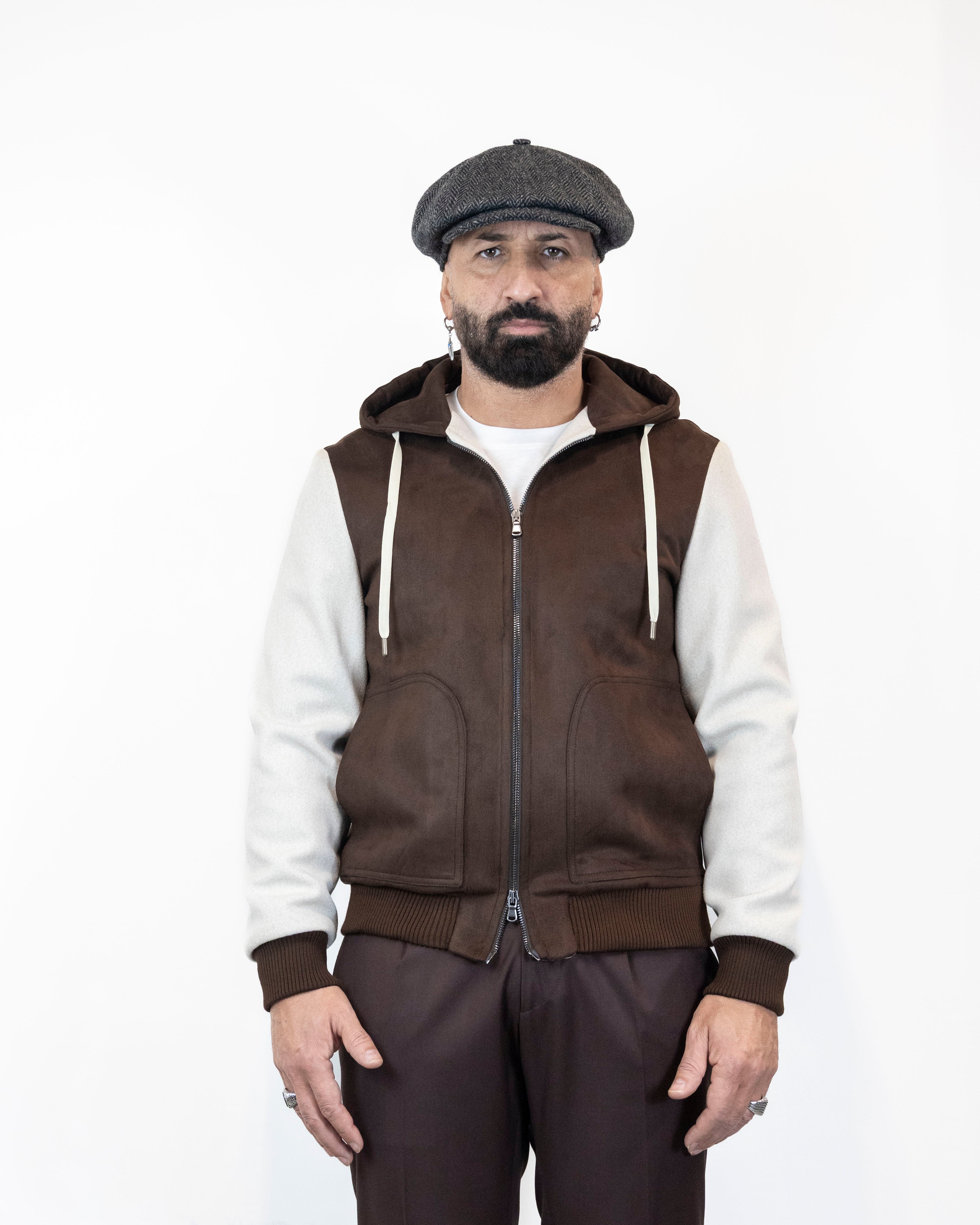 Giubbino manica contrasto con cappuccio